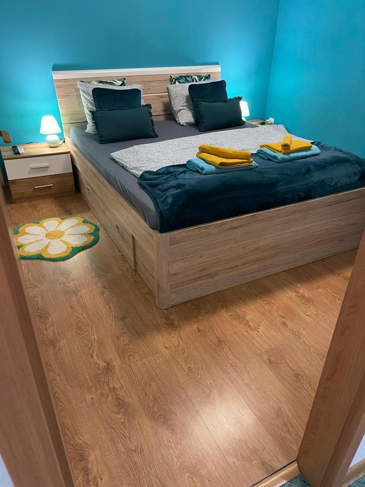 Velky Apartman Bratislava Buitenkant foto