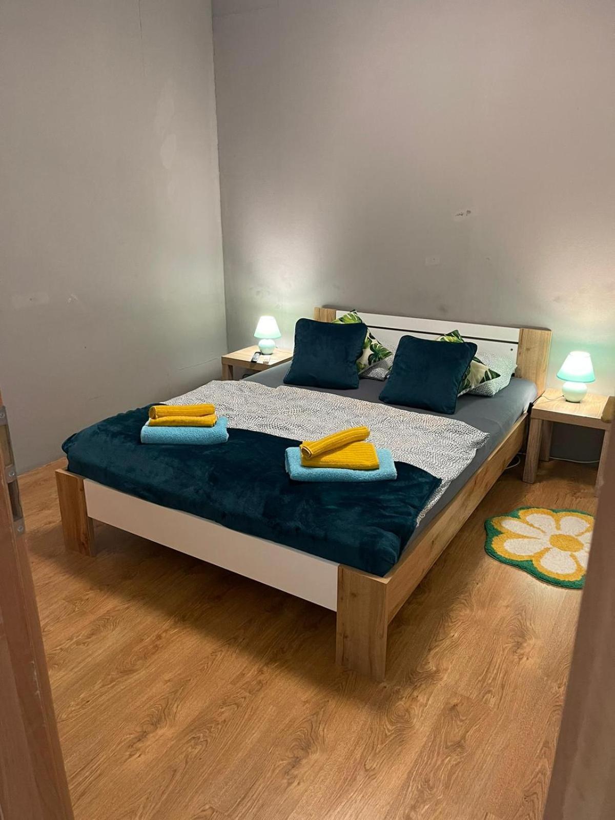 Velky Apartman Bratislava Buitenkant foto