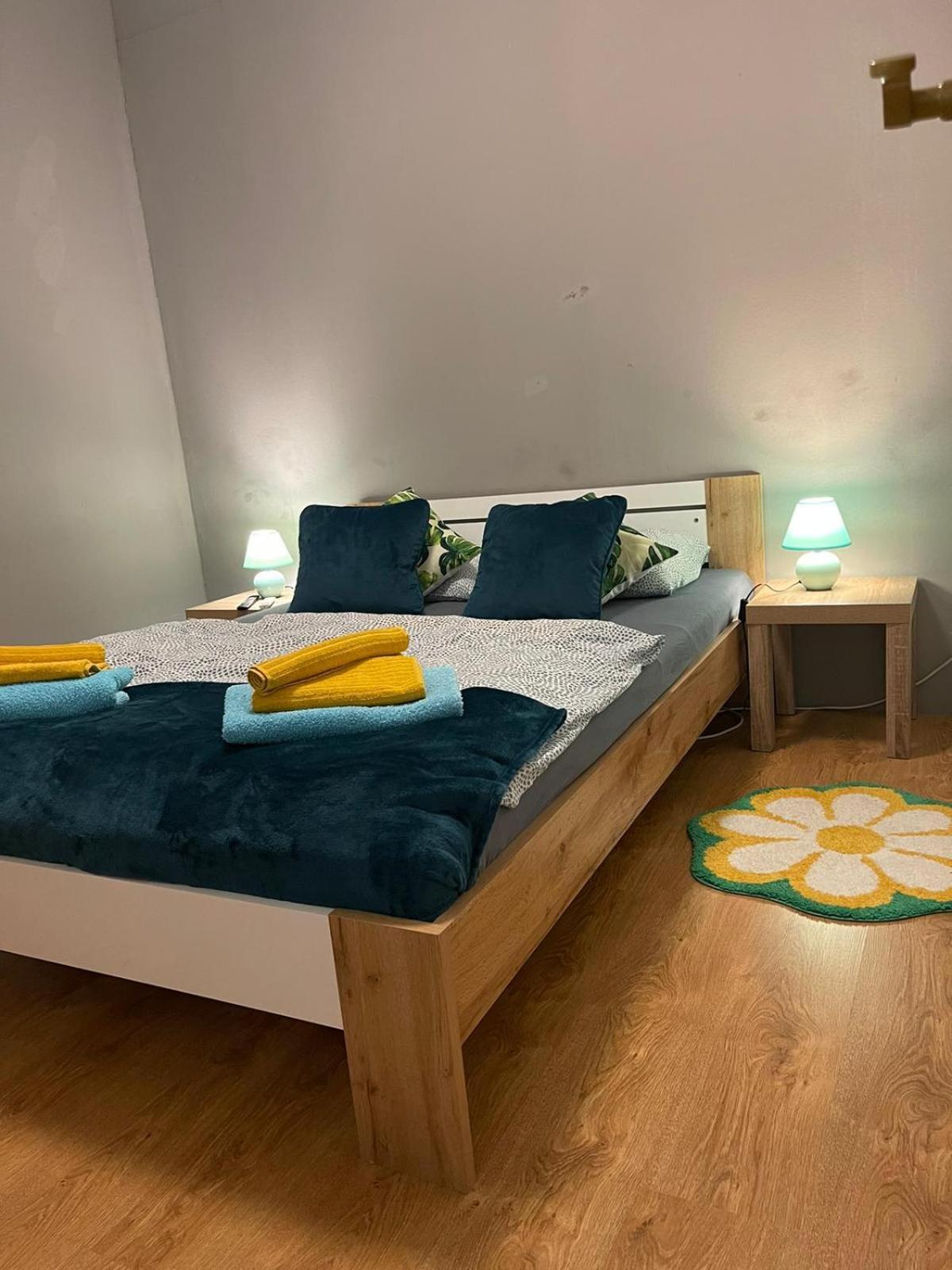 Velky Apartman Bratislava Buitenkant foto