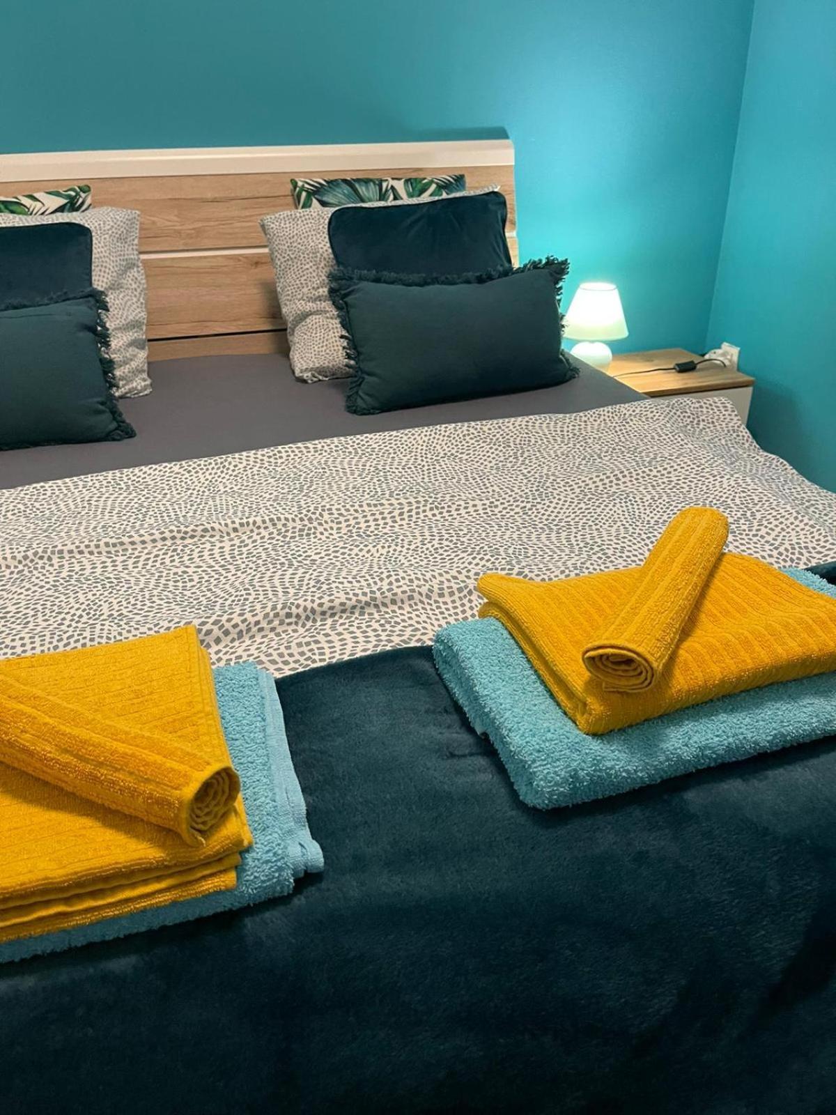 Velky Apartman Bratislava Buitenkant foto