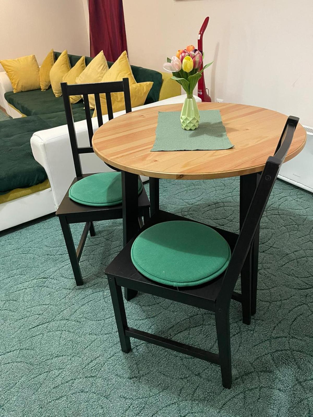 Velky Apartman Bratislava Buitenkant foto